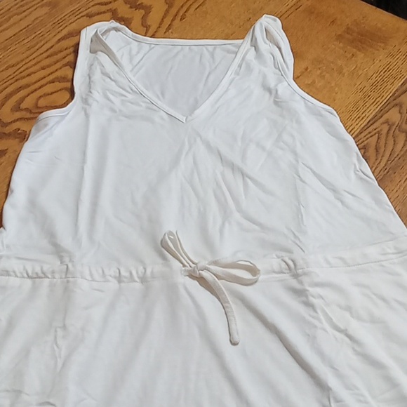 HALARA XS EXTRA SMALL DRESS Womens TANK White  Tennis Athletic Exercise zz - Picture 2 of 8